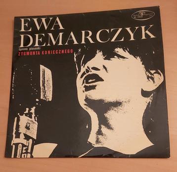 Ewa Demarcyck beschikbaar voor biedingen