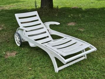 tuin ligzetel beschikbaar voor biedingen