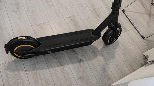 Step Rond 120 kilometer gereden autonomie 50km, Fietsen en Brommers, Steps, Zo goed als nieuw, Elektrische step (E-scooter), Ophalen