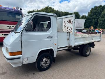 Nissan Trade *TIPPER/BENNE* (bj 1990) beschikbaar voor biedingen