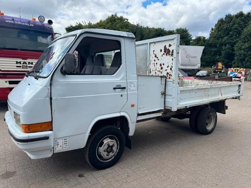 Nissan Trade *TIPPER/BENNE* (bj 1990), Auto's, Bestelwagens en Lichte vracht, Bedrijf, Nissan, Diesel, Handgeschakeld, Wit, Achterwielaandrijving