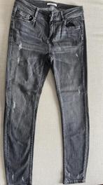 Jeans Camaïeu taille 38, Vêtements | Femmes, Jeans, Camaïeu, Comme neuf, Gris, W30 - W32 (confection 38/40)