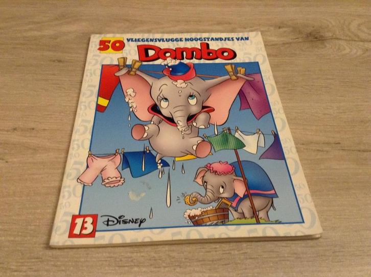Disney 50 vliegensvlugge hoogstandjes van Dumbo strip (2009), Boeken, Stripverhalen, Zo goed als nieuw, Eén stripboek, Ophalen of Verzenden