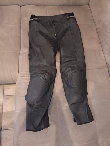 Pantalon femme cuir taille 38 comme neuf  beschikbaar voor biedingen