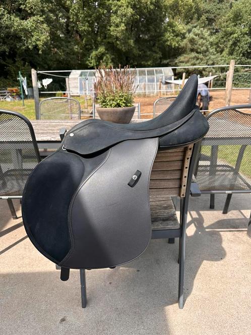Wintec 2000 HART veelzijdigheidszadel, maat 17 inch, Dieren en Toebehoren, Paarden en Pony's | Zadels, Zo goed als nieuw, Ophalen of Verzenden