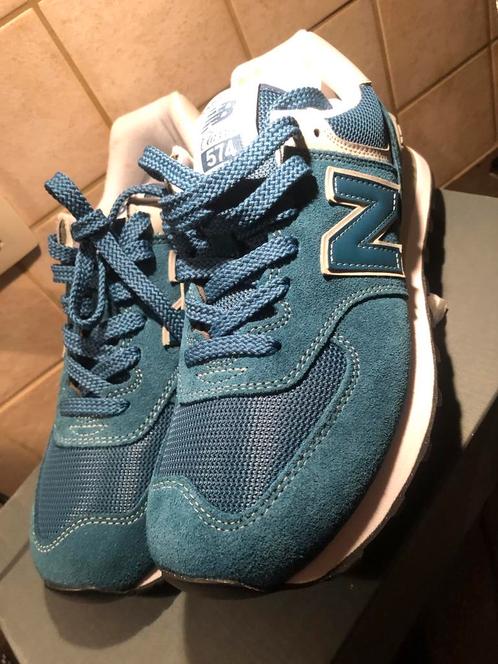 New Balance 574 nieuw met originele doos., Kleding | Heren, Schoenen, Nieuw, Sportschoenen, Overige kleuren, Ophalen