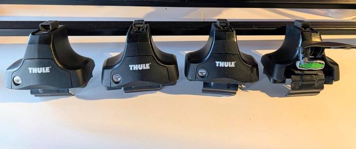 ​4 Pieds Thule 754 pour Audi A3 Sportback, Computers en Software, Servers, Ophalen