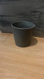 Grijze bloempot, Ophalen, Zo goed als nieuw