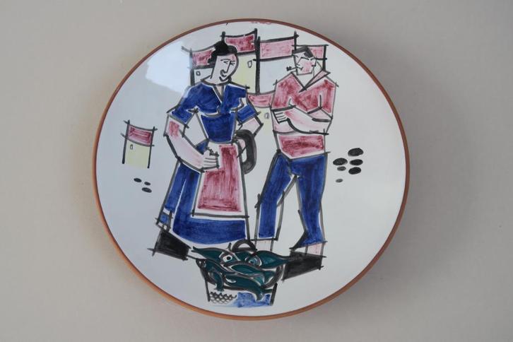 Plat décor pêcheurs en céramique signé Michiels, Antiek en Kunst, Antiek | Keramiek en Aardewerk, Ophalen of Verzenden