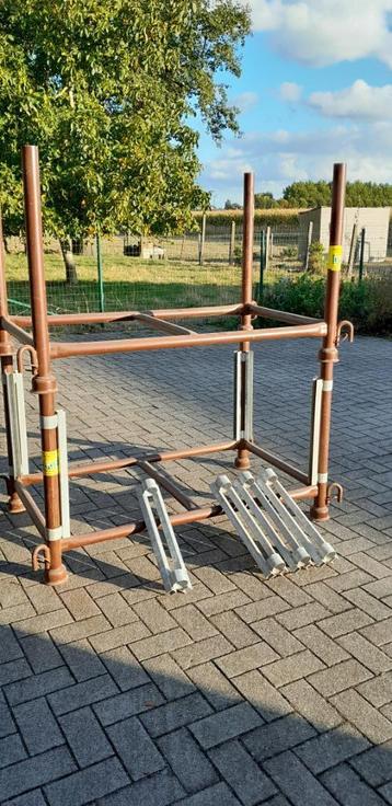 9x gelijke degelijk metalen stapelrack rekken racks - 65 eur beschikbaar voor biedingen