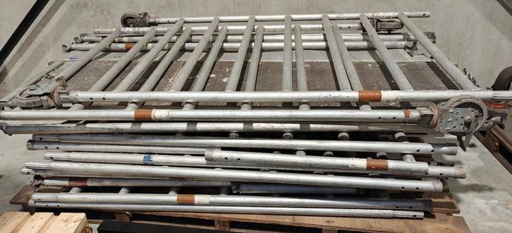 SOLIDE RS rolsteiger breedte 135 cm | werkhoogte ca 10 meter, Doe-het-zelf en Bouw, Steigers, Gebruikt, Rolsteiger of Kamersteiger