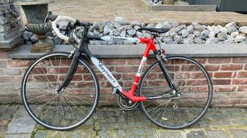 Koersfiets  beschikbaar voor biedingen