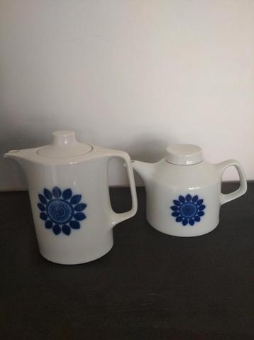 Thee en koffiepot beschikbaar voor biedingen