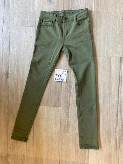 NIEUWE groene broek WE skinny fit maat 158, Kinderen en Baby's, Kinderkleding | Maat 158, Nieuw, Jongen, Broek, Ophalen of Verzenden