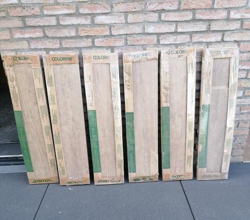 Resterende vloertegels lijkend op parketvloer Nog 4,8m², Doe-het-zelf en Bouw, Tegels, Nieuw, Vloertegels, Keramiek, Ophalen