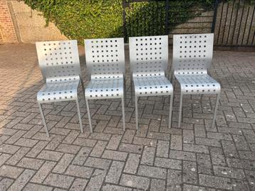 ❤️ Vintage design stoelen Zanotta ❤️ beschikbaar voor biedingen