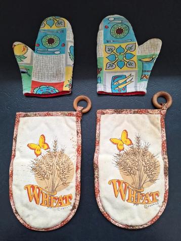 Retro ovenwanten, oude pannenlappen handschoenen beschikbaar voor biedingen