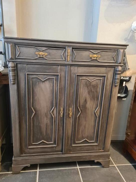 Oude meidenkast broodkast zwart en grijs gepatineerd, Huis en Inrichting, Kasten | Overige, Ophalen