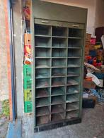 Armoire casiers à  volet en fer vintage., Divers, Enlèvement, Utilisé