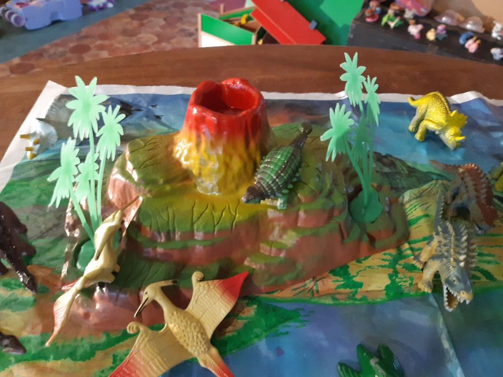 Dinosaures boîte dino world, Enlèvement, Comme neuf