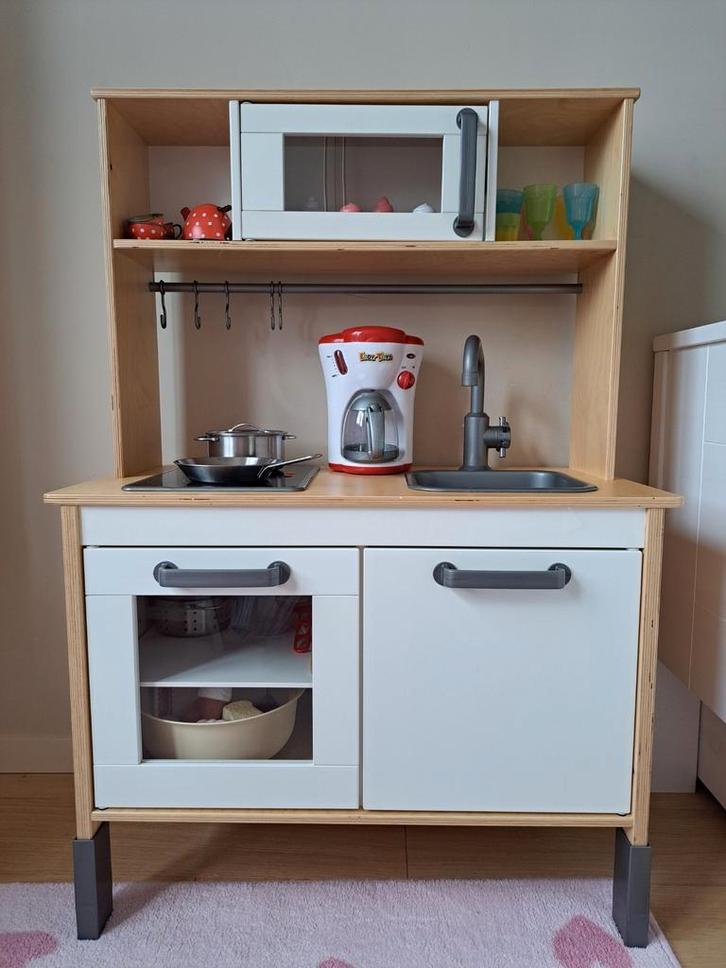 Keukentje volledig uitgerust en met accessoires, Kinderen en Baby's, Speelgoed | Speelkeukens, Zo goed als nieuw, Ophalen