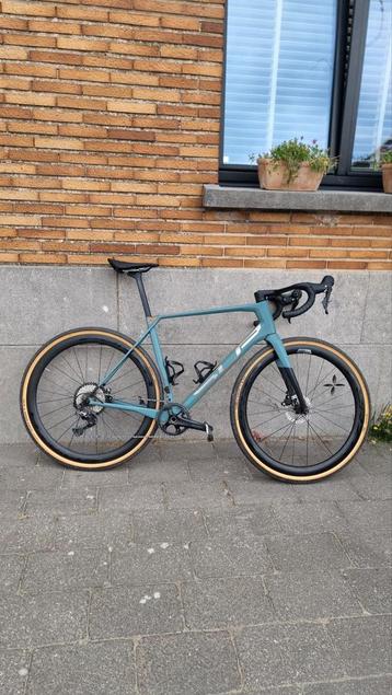 Superior Xroad GR + 4IIII Powermeter en aero cockpit   beschikbaar voor biedingen