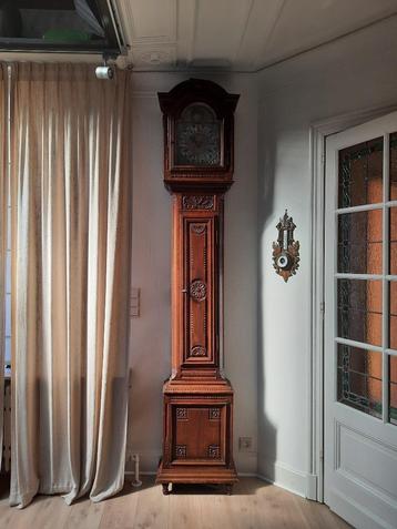 Antieke staanklok - MOET WEG beschikbaar voor biedingen