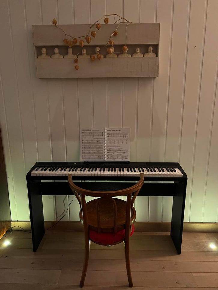 Piano en toebehoren MET GARANTIE, Muziek en Instrumenten, Piano's, Zo goed als nieuw, Piano, Zwart, Ophalen