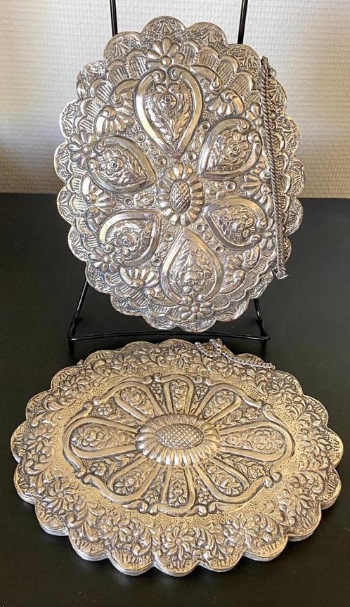 Paar Turkse zilveren spiegels 1910-1920, Antiek en Kunst, Antiek | Spiegels, Minder dan 50 cm, Minder dan 100 cm, Ovaal, Ophalen of Verzenden