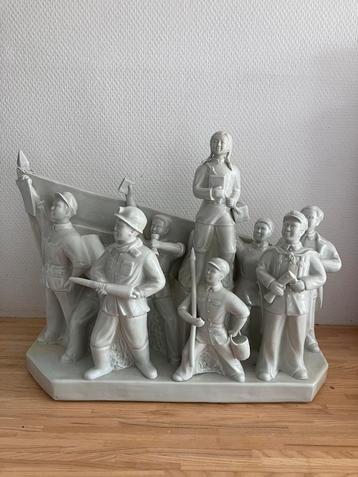 Grote Chinese porseleinen spaarpot communisme beschikbaar voor biedingen