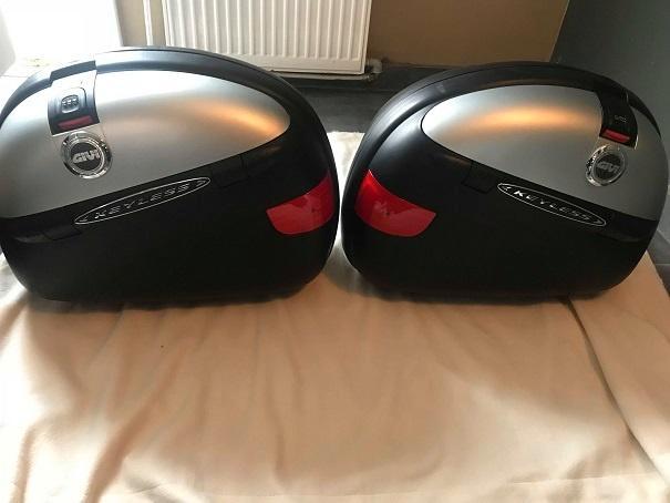 GIVI E41 Keyless zijkoffers+koffer, Motoren, Accessoires | Koffers en Tassen, Ophalen