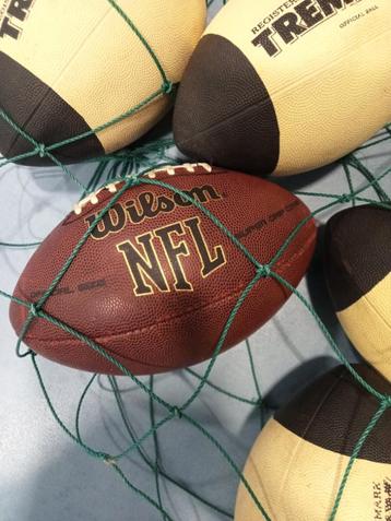 7 rugbyballen  beschikbaar voor biedingen