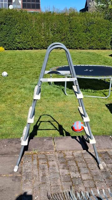 intex ladder (tot 90cm) beschikbaar voor biedingen