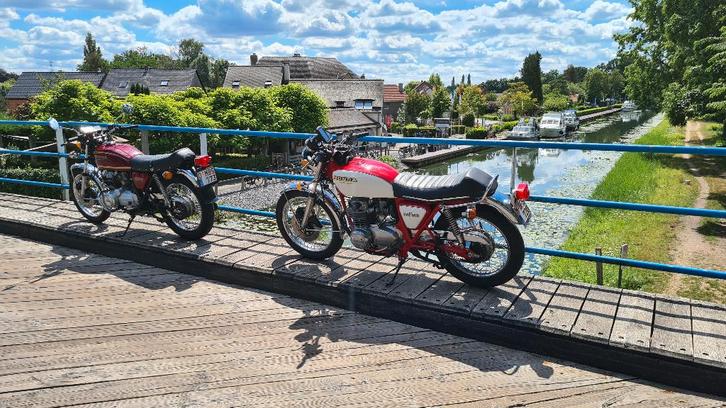 HONDA CB550 Supersport 1977, voir photos , Père Noël ??, Motos, Motos | Oldtimers & Ancêtres, Naked bike, 12 à 35 kW, 4 cylindres