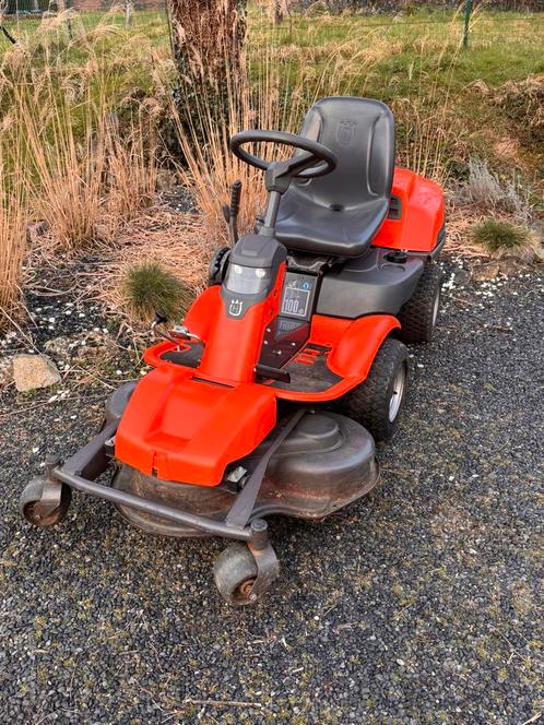 Tracteur tondeuse husqvarna rider r15 T awd, Tuin en Terras, Zitmaaiers, Ophalen