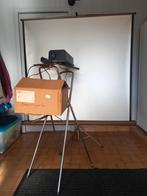 Diaprojector + scherm + tafeltje, Audio, Tv en Foto, Ophalen, Gebruikt, Met scherm