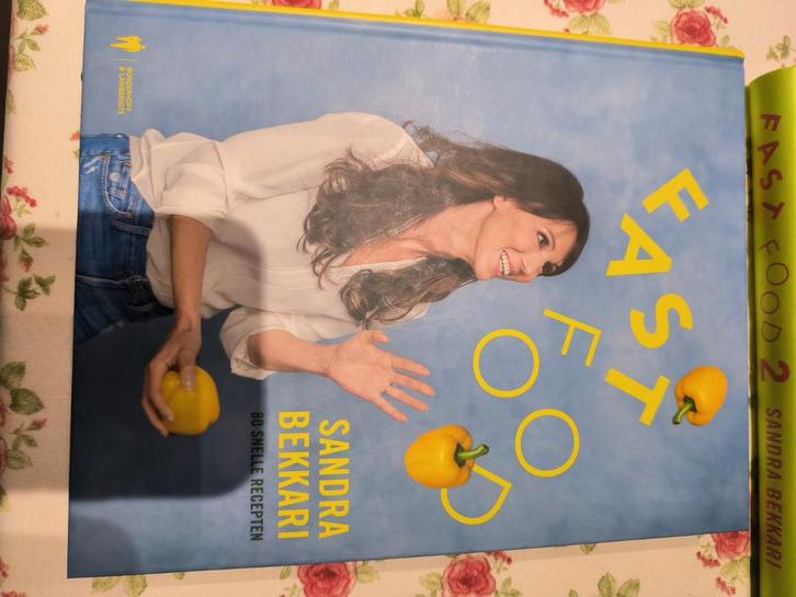 Sandra Bekkari - Fast Food, Boeken, Kookboeken, Zo goed als nieuw, Gezond koken, Ophalen
