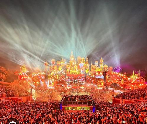 3 Tickets with camping Tomorrowland Sunday, Tickets en Kaartjes, Concerten | House, Techno en Trance, Drie personen of meer