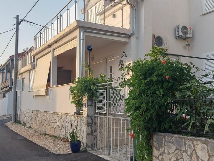 Vakantiehuis te huur in Noord Dalmatië ( Rovanjska), Vakantie, Vakantiehuizen | Kroatië, Landhuis of Villa, Dorp, Aan zee, 2 slaapkamers