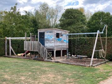 Speelhuisje speeltuin schommel monkey bar beschikbaar voor biedingen