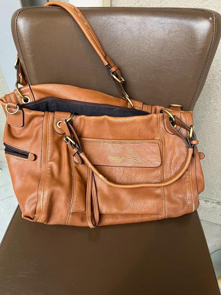 fiorelli 44/28, Handtassen en Accessoires, Tassen | Damestassen, Gebruikt, Handtas, Bruin, Ophalen of Verzenden