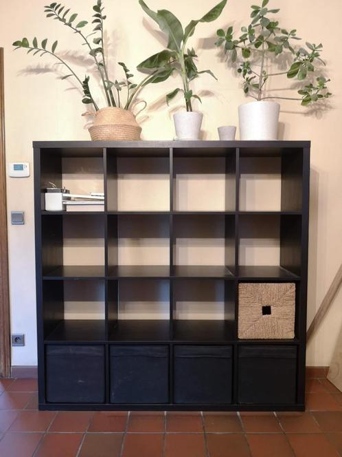 IKEA KALLAX kast 16 vakken met mandjes (nieuwprijs €149), Huis en Inrichting, Kasten | Boekenkasten, Zo goed als nieuw, 100 tot 150 cm