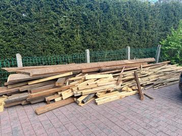 Houten balken/latten beschikbaar voor biedingen