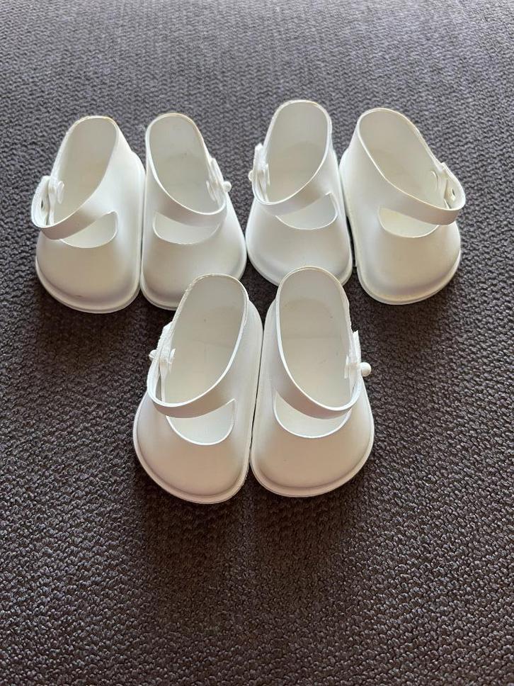 Lot witte vintage poppenschoenen, Verzamelen, Poppen, Verzenden