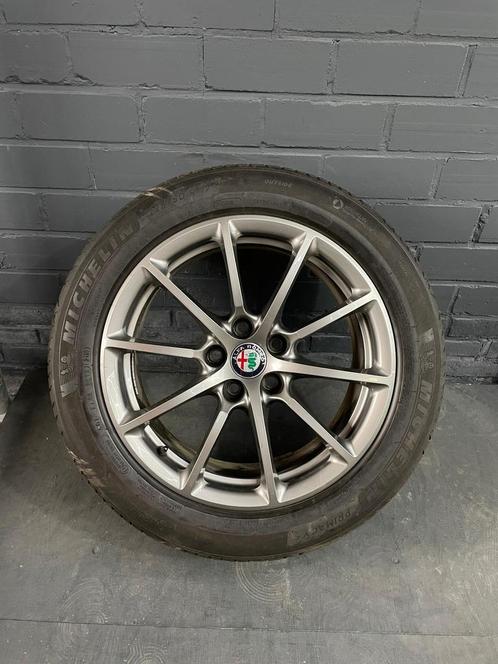 Alfa Romeo Giulia velgen met banden, Auto-onderdelen, Banden en Velgen, Banden en Velgen, Zomerbanden, 17 inch, 235 mm, Personenwagen