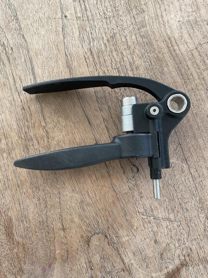 Tire-bouchon à levier Le Creuset LM-250 (Screwpull), Collections, Vins, Comme neuf, Autres types, Autres régions, Enlèvement ou Envoi