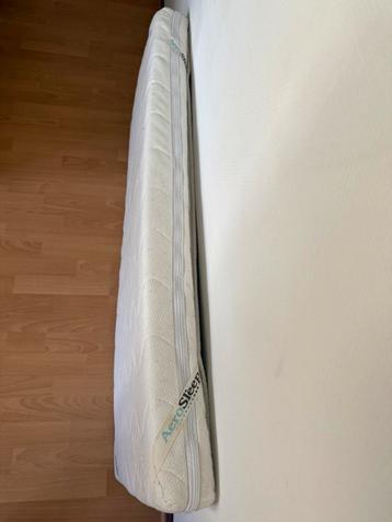 Baby matras beschikbaar voor biedingen