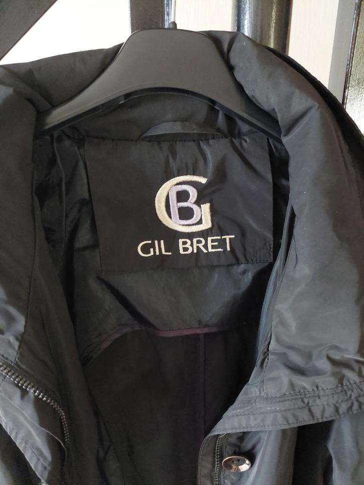 zwarte regenjas merk Gil Bret, maat 42, Kleding | Dames, Jassen | Zomer, Zo goed als nieuw, Maat 42/44 (L), Zwart, Ophalen of Verzenden