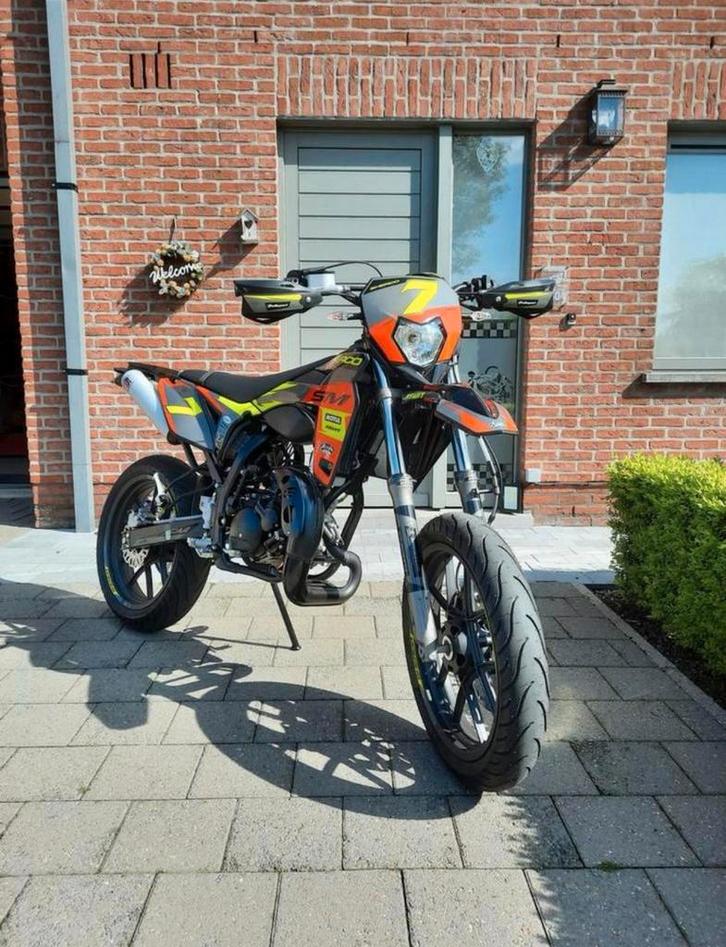 Sherco sm r50, Fietsen en Brommers, Brommers | Derbi, Zo goed als nieuw, Ophalen