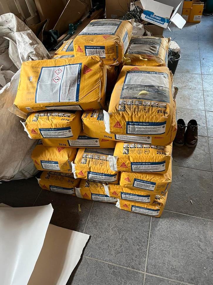 Tegellijm sika s2 (flex ontkoppel lijm), Tuin en Terras, Brandhout, Ophalen